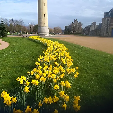 D'hotes Le Nid Du Phare Avec Option Jacuzzi Prive Nocleg ze śniadaniem Honfleur