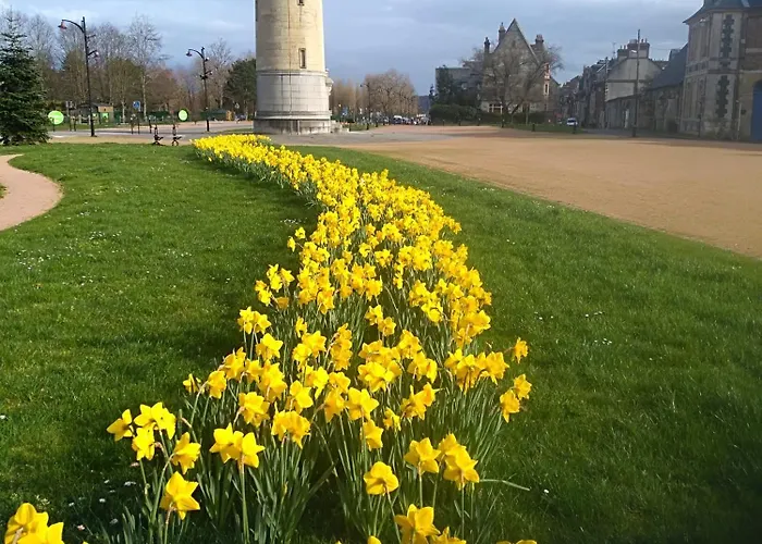 D'hotes Le Nid Du Phare Avec Option Jacuzzi Prive Nocleg ze śniadaniem Honfleur