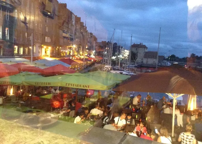 D'hotes Le Nid Du Phare Avec Option Jacuzzi Prive Nocleg ze śniadaniem Honfleur